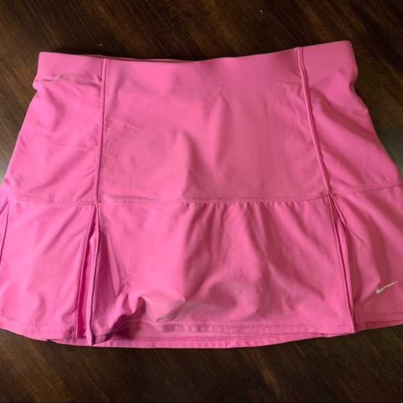 Womens Nike FIT DRY athletic stretch Pleated Skort/ skirt shorts under